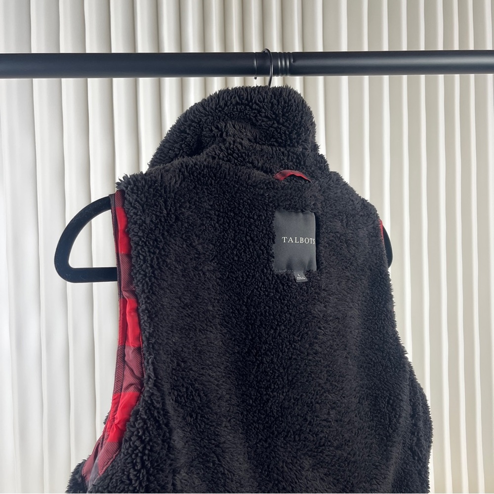 Talbots Women’s Red and Black Buffalo Plaid Primaloft Sherpa Vest - Picture 15 of 16